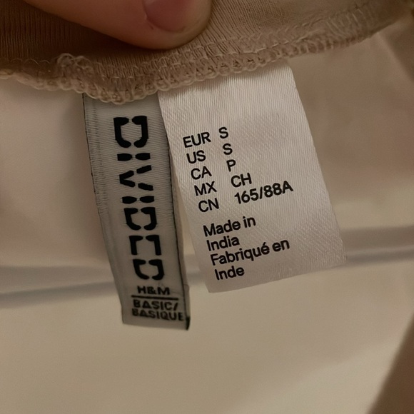 H&M divided brown/tan and white long sleeve sm - Picture 3 of 3